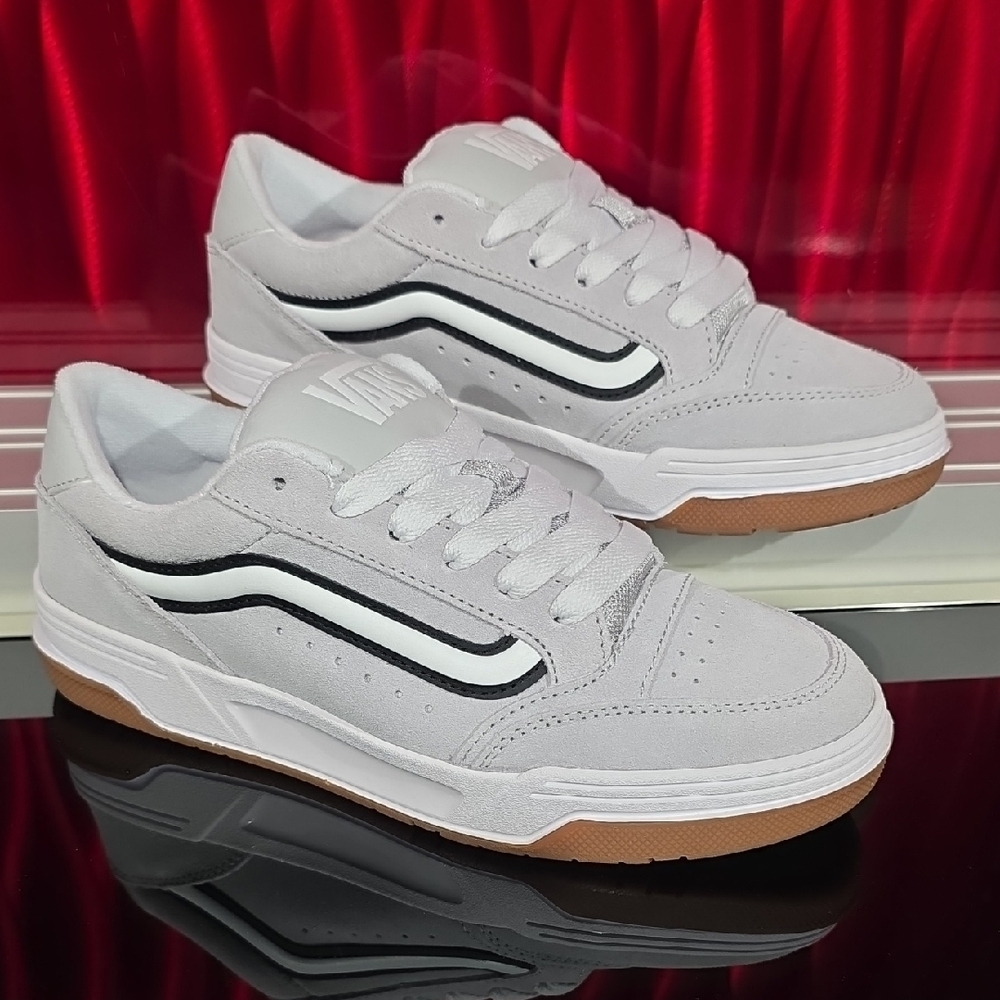 Vans Hylane White Black Gum Low Top Sneakers Men’s 8.5 Women’s 10 Classic Skate